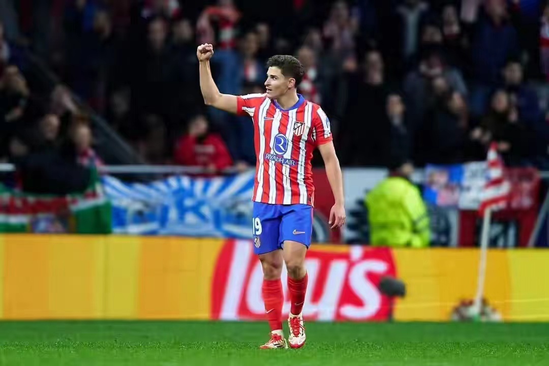 Álvarez se ha convertido en su propio maestro y orgullo de la familia del Atlético de Madrid